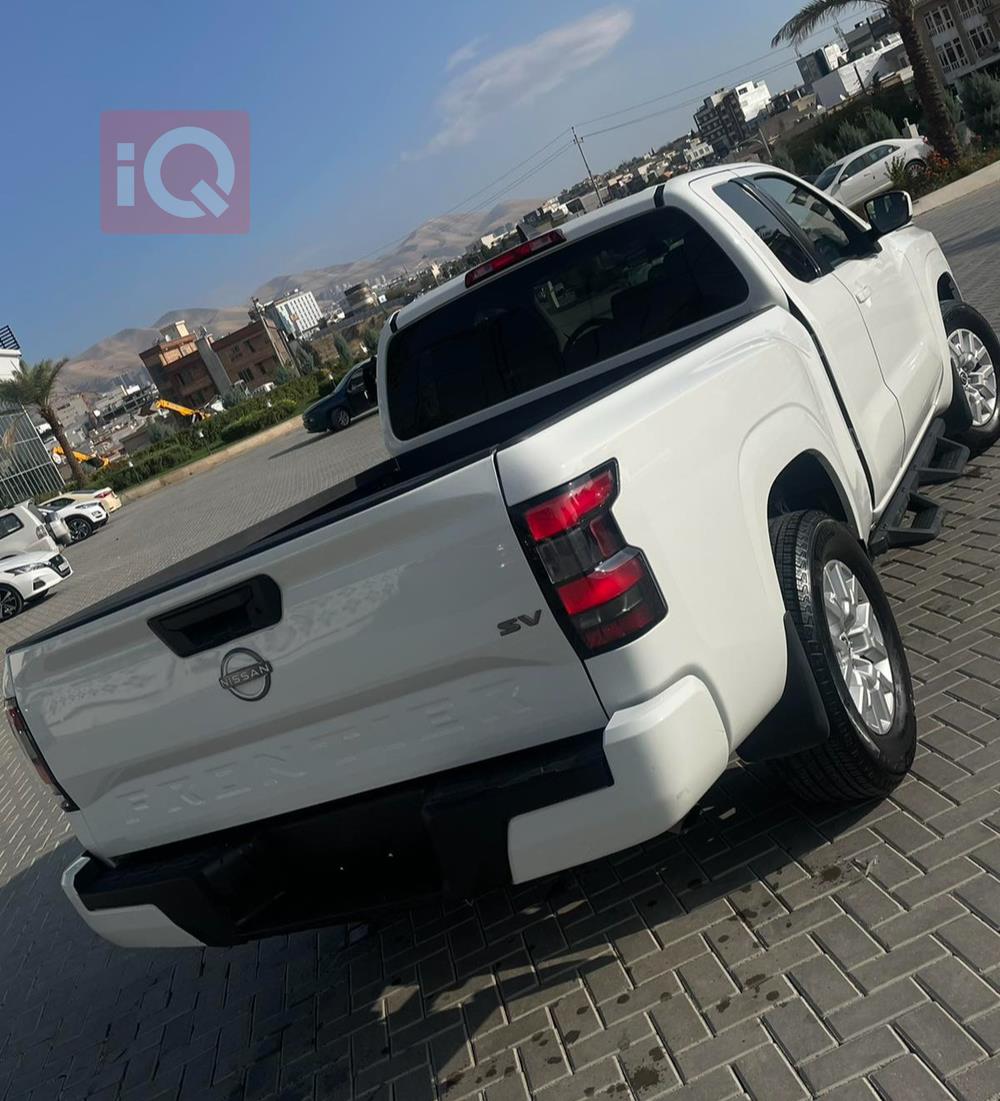 نیسان فرۆنتیر